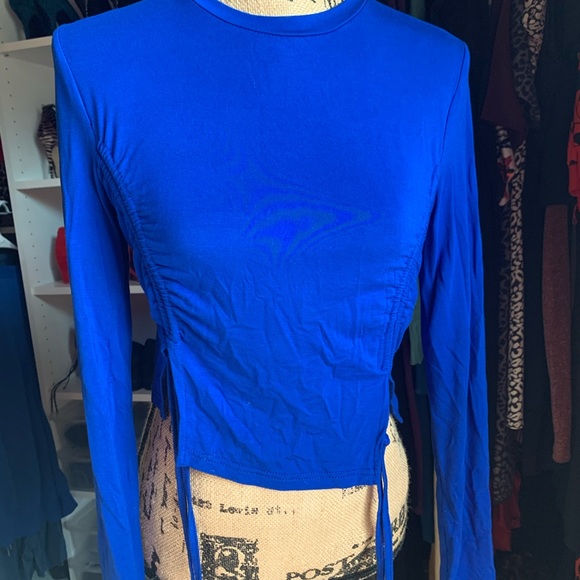 DONATED Cute cropped gathered top - Picture 4 of 4